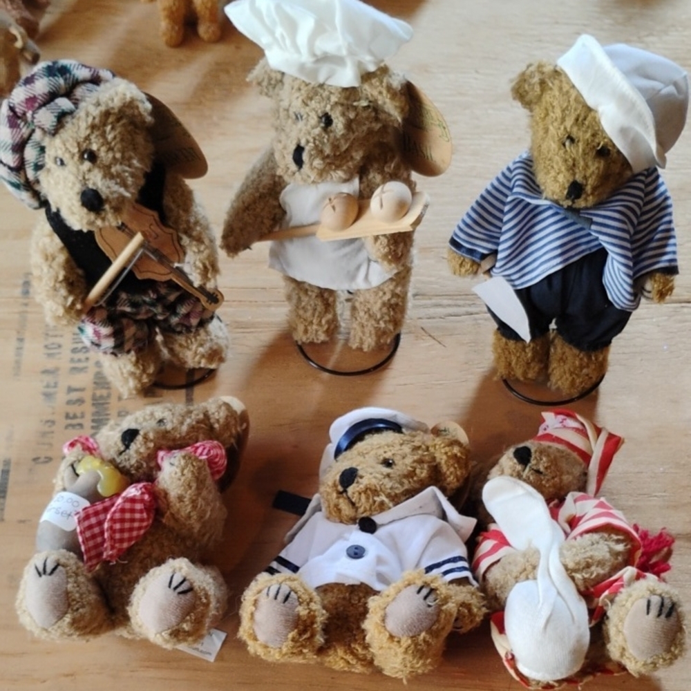 Charming Brown Teddy Bear Figurines Set